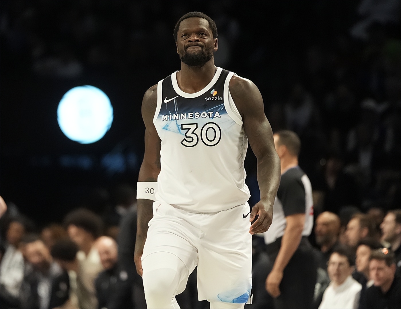 开云体育安全-包含赛地聚焦——NBA总决赛冲刺阶段热度飙升，切尔西外线爆发，赛场秩序良好，资深球员宣示担当的词条