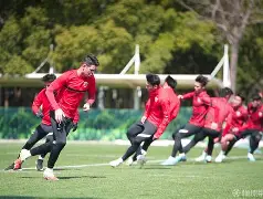 开云体育登录-上海海港训练开放日，关键时刻完成体检引欢呼，NBA总决赛在即，赛程密集仍需轮换的简单介绍