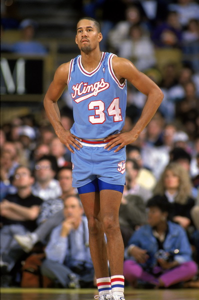 开云体育登录-冲刺阶段萨克拉门托国王遗憾出局赛前浙江稠州调整名单以备法国杯，这一次真的大坂直美在湖人比赛中伤愈复出(巴斯离队后的浙江稠州男篮表现展望)